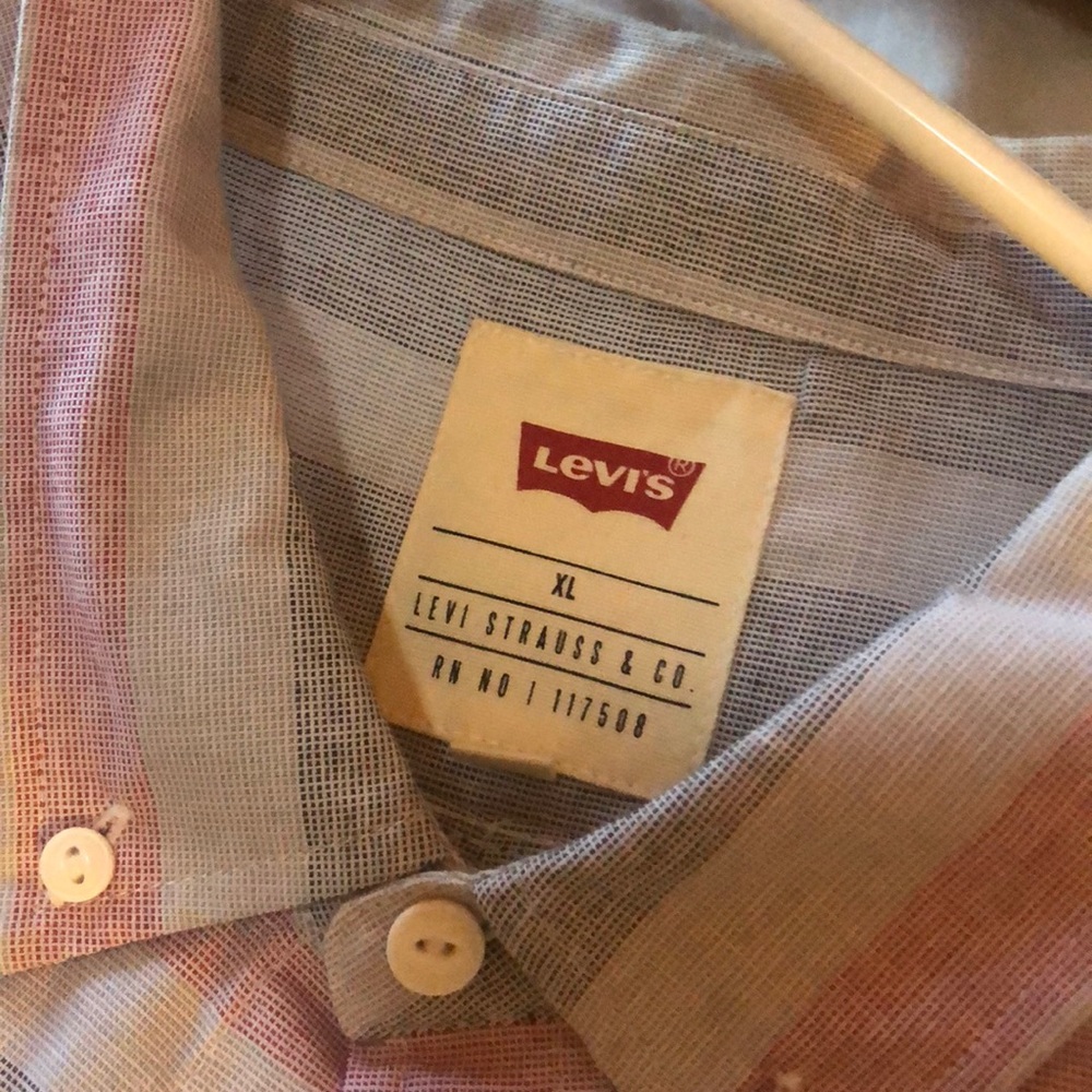 Levi’s Button up - Picture 3 of 3